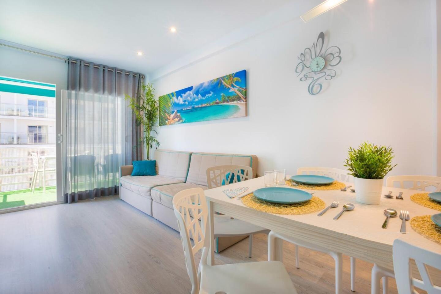 Uhc Carlos V Apartments Salou Ngoại thất bức ảnh